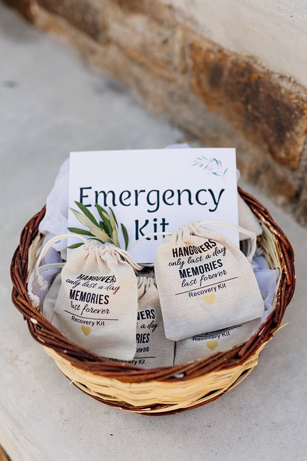 Πρωτότυπη ιδέα δωράκι – recovery kit για καλεσμένους στο γαμήλιο πάρτι