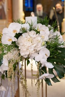 Ultra romantic διακόσμηση λαμπάδας γάμου με ορχιδέες και ορτανσίες Ultra romantic διακόσμηση λαμπάδας γάμου με ορχιδέες και ορτανσίες