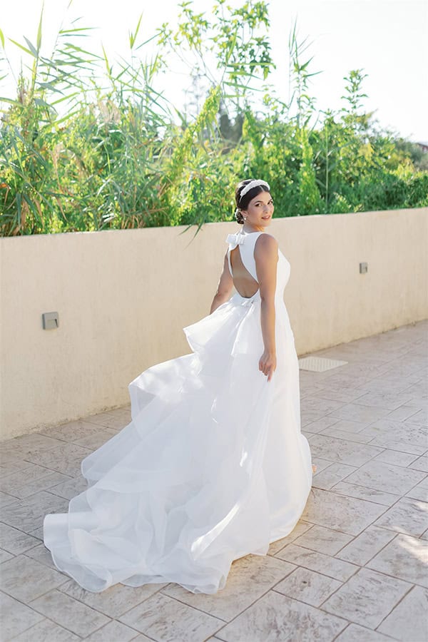 all-time-classic-summer-wedding-corfu-white-roses-lisianthus_14