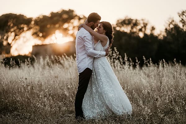 beautiful-summer-wedding-athens-roses-peach-white-hues_01