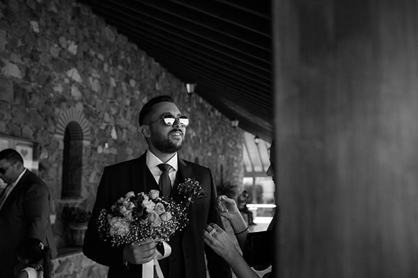beautiful-summer-wedding-nicosia-red-chrysanthemum-white-roses_13