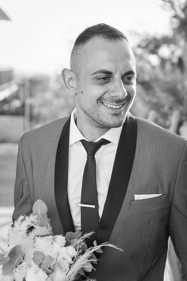 beautiful-summer-wedding-patra-pastel-roses-pampas-grass_17x