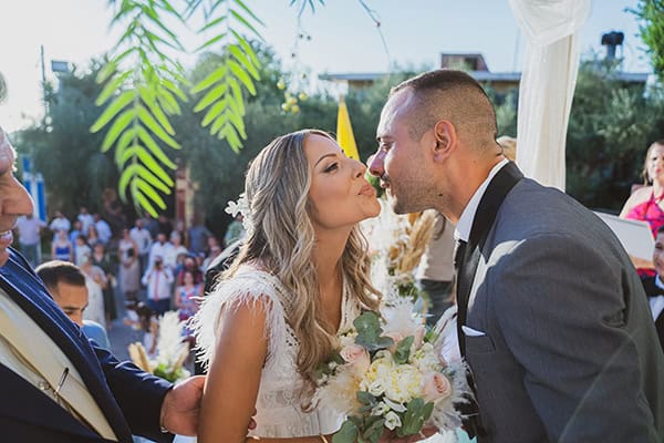 beautiful-summer-wedding-patra-pastel-roses-pampas-grass_19