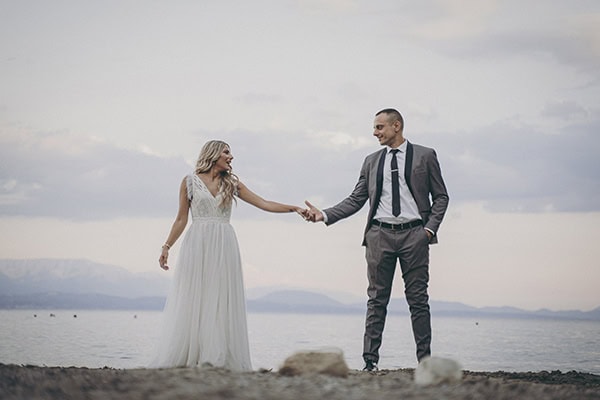 beautiful-summer-wedding-patra-pastel-roses-pampas-grass_25