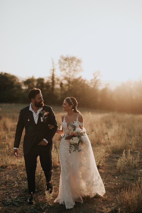 beautiful-summer-wedding-wonderful-florals-terracotta-hues_02