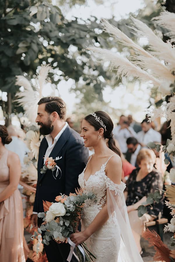 beautiful-summer-wedding-wonderful-florals-terracotta-hues_38