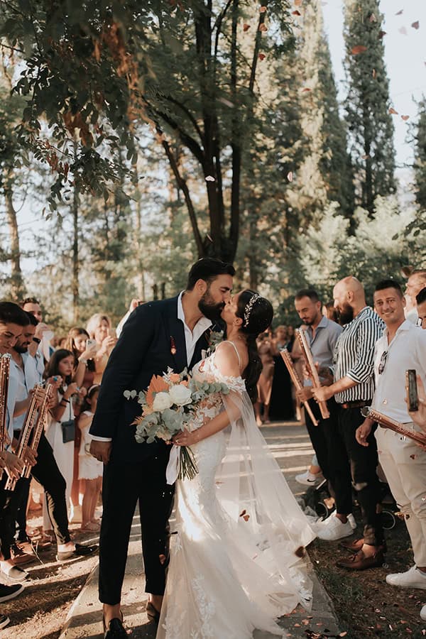 beautiful-summer-wedding-wonderful-florals-terracotta-hues_50
