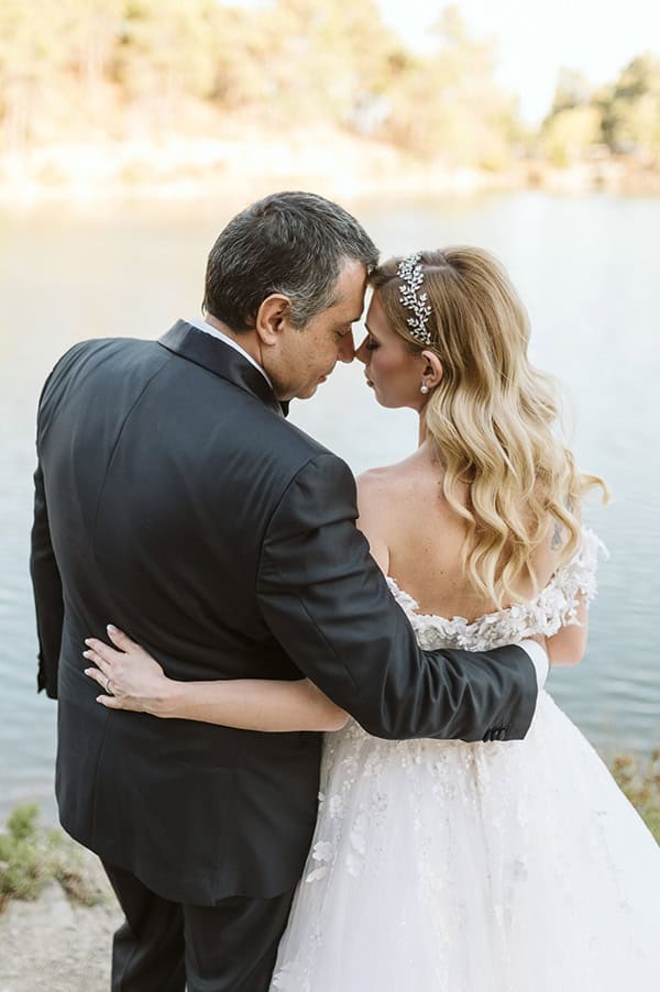 bloom-summer-wedding-athens-all-time-classic-white-hues_04