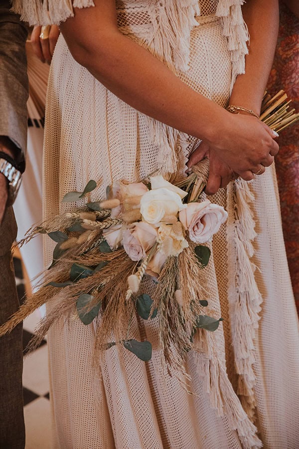 Boho νυφικό μπουκέτο σε γήινες αποχρώσεις