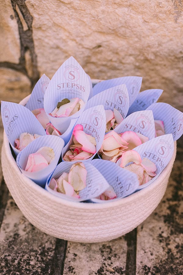 chic-summer-wedding-crete-all-white-romantic-florals_20