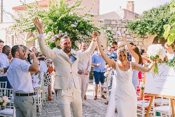 chic-summer-wedding-crete-all-white-romantic-florals_31