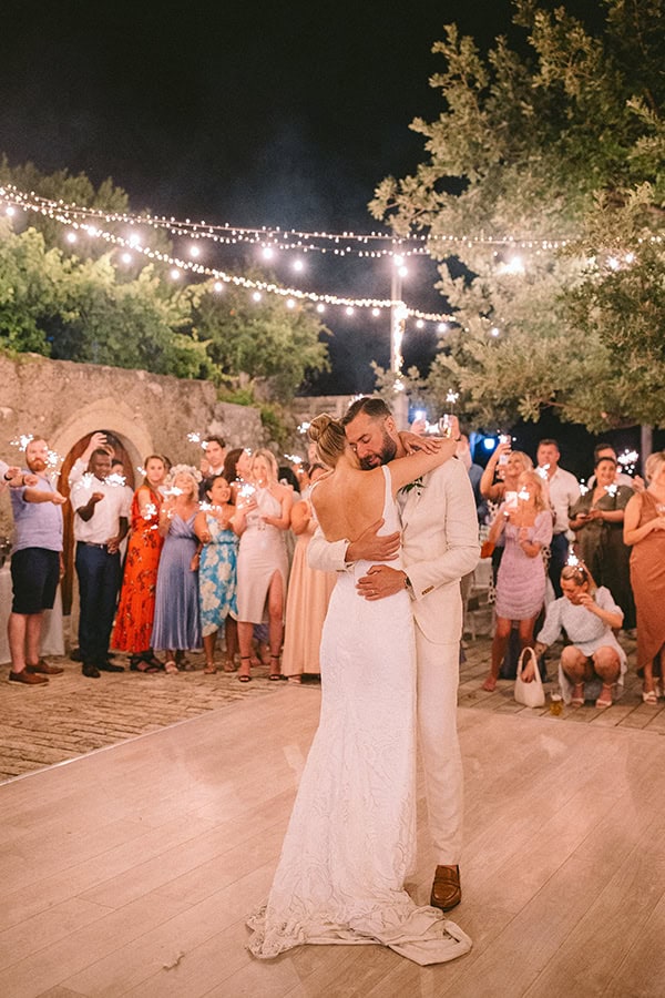 chic-summer-wedding-crete-all-white-romantic-florals_52