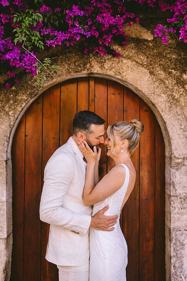 chic-summer-wedding-crete-all-white-romantic-florals_54