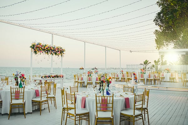 colorful-spring-wedding-galu-seaside-vivid-hues-modern-touches_08