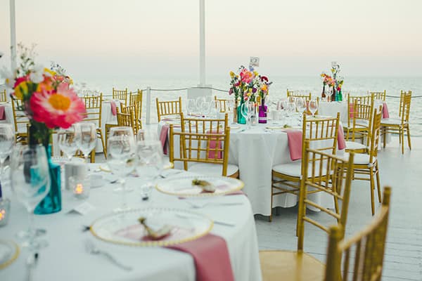 colorful-spring-wedding-galu-seaside-vivid-hues-modern-touches_11