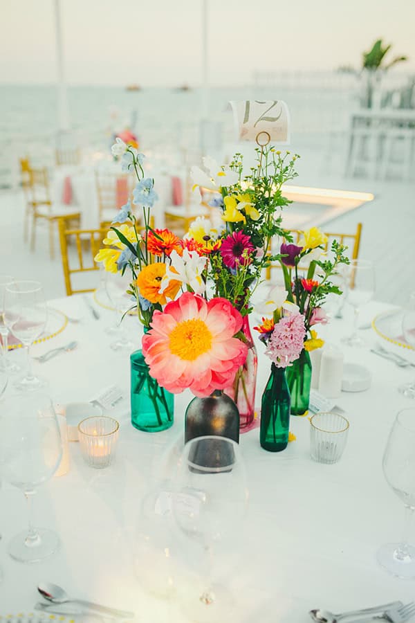 colorful-spring-wedding-galu-seaside-vivid-hues-modern-touches_13