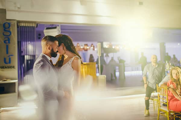 colorful-spring-wedding-galu-seaside-vivid-hues-modern-touches_20