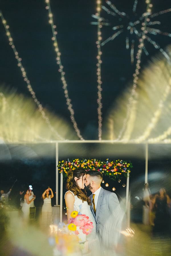 colorful-spring-wedding-galu-seaside-vivid-hues-modern-touches_21