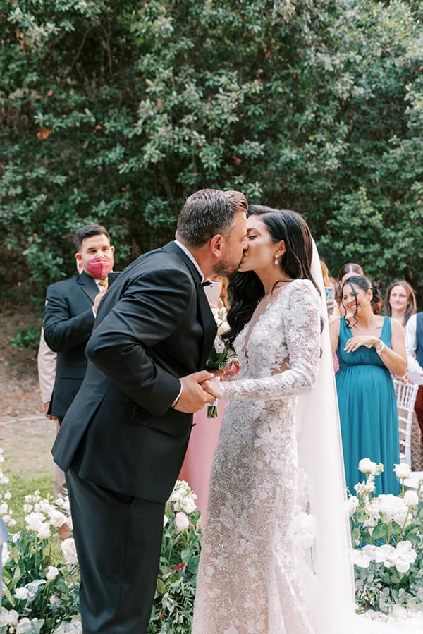 elegant-summer-wedding-rhodes-fairytale-floral-arrangemenets_01