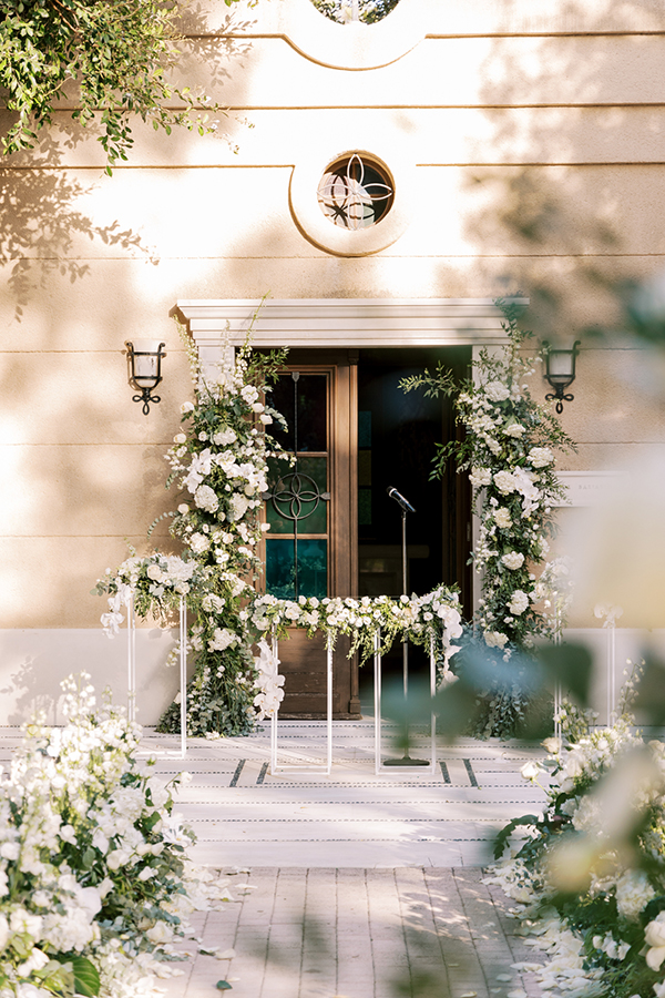 elegant-summer-wedding-rhodes-fairytale-floral-arrangemenets_18