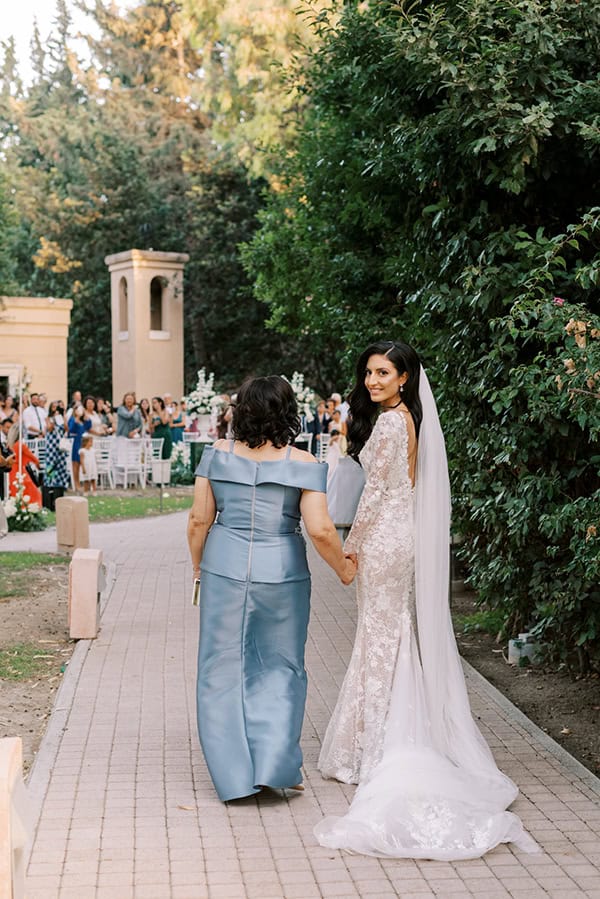 elegant-summer-wedding-rhodes-fairytale-floral-arrangemenets_25