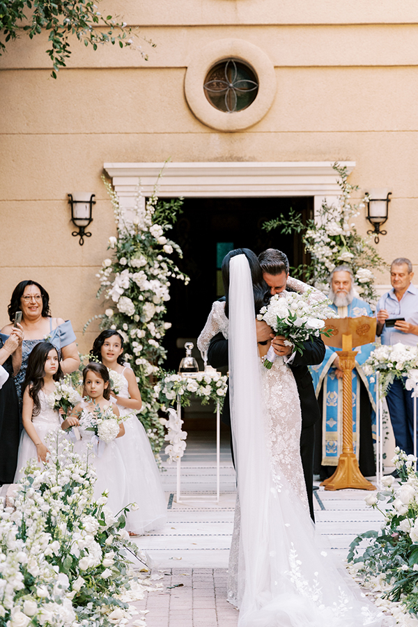 elegant-summer-wedding-rhodes-fairytale-floral-arrangemenets_26