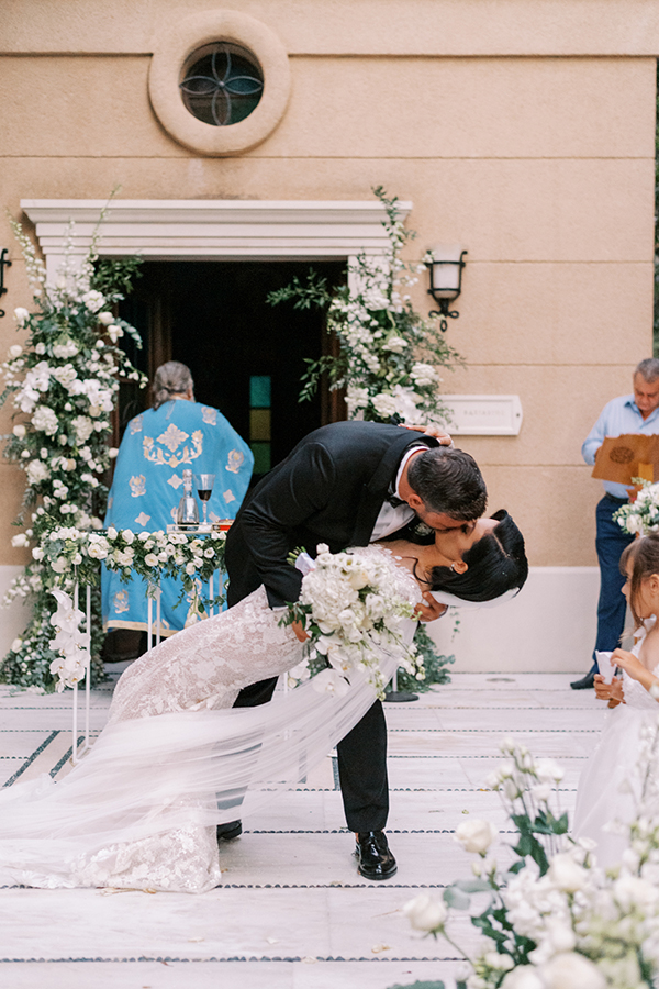 elegant-summer-wedding-rhodes-fairytale-floral-arrangemenets_41