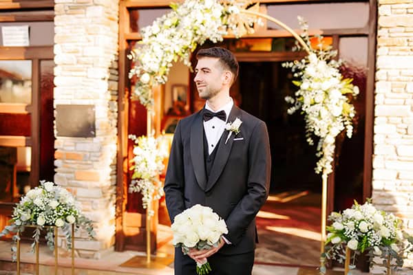 fairylale-winter-wedding-white-florals-magical-snapshots_08