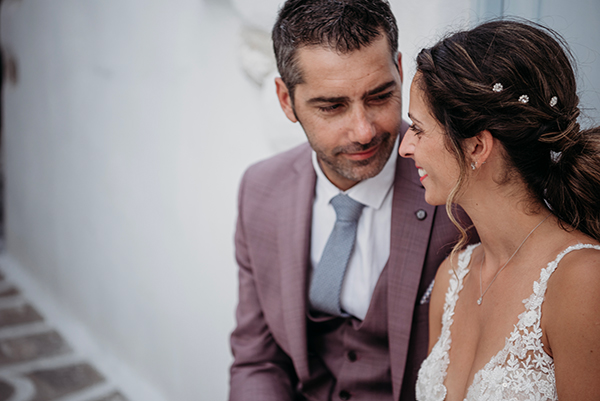 island-fall-wedding-paros-romantic-florals-pastel-tones_03