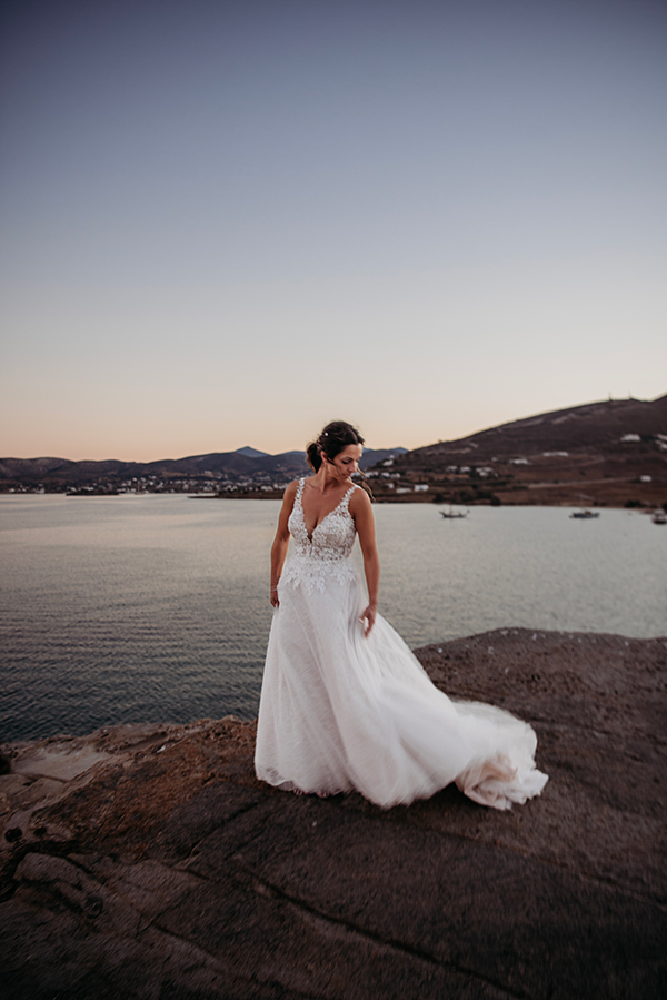 island-fall-wedding-paros-romantic-florals-pastel-tones_04