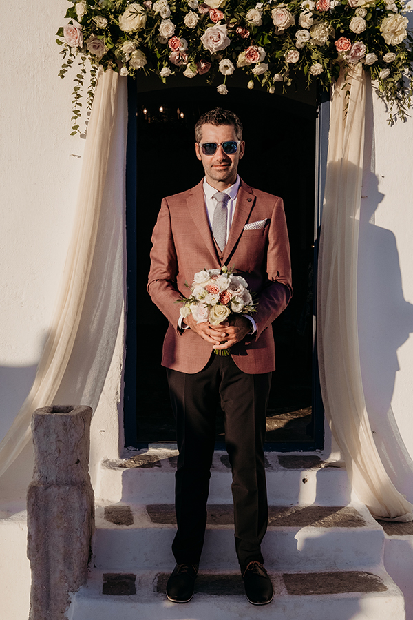 island-fall-wedding-paros-romantic-florals-pastel-tones_10