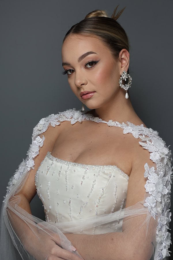 lovely-bridal-makiyiaz-light-natural-hues-special-wedding-day_03