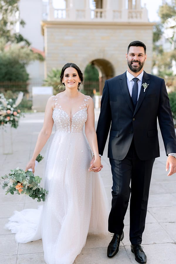 lovely-spring-wedding-athens-flowers-coral-white-tones_01x