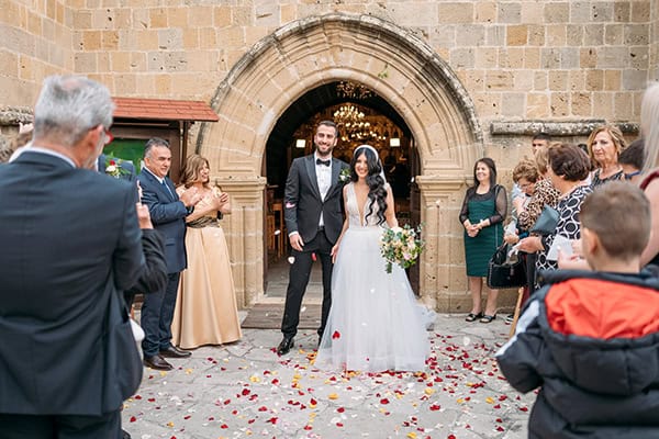 lovely-spring-wedding-nicosia-florals-romantic-shades_20