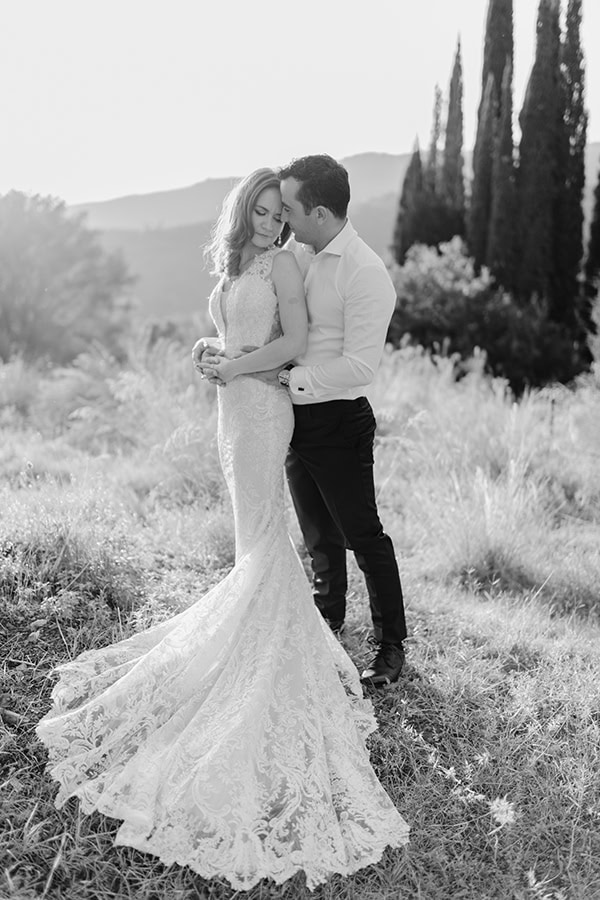 lovely-summer-wedding-agrinio-white-roses-eucalyptus_05