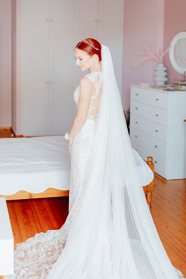 lovely-summer-wedding-agrinio-white-roses-eucalyptus_11