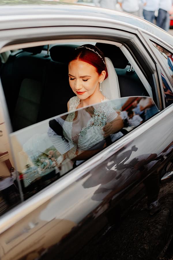 lovely-summer-wedding-agrinio-white-roses-eucalyptus_12