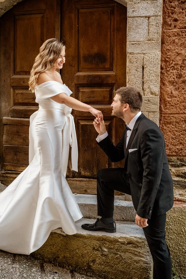 lovely-summer-wedding-drama-white-callas_05