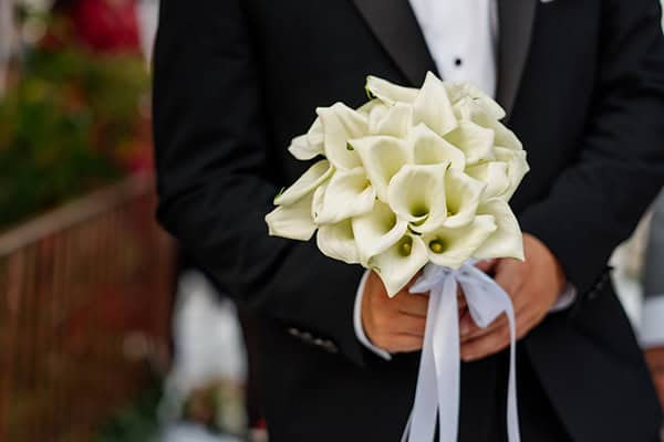lovely-summer-wedding-drama-white-callas_15