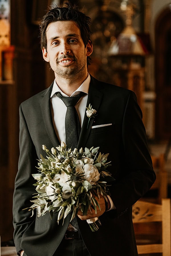 lovely-summer-wedding-kalamata-eucalyptus-olive-leaves_16