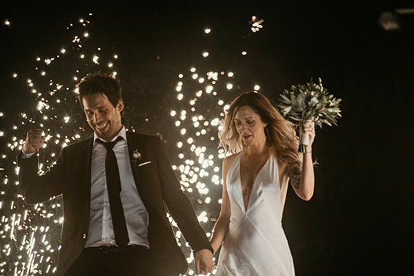 lovely-summer-wedding-kalamata-eucalyptus-olive-leaves_24