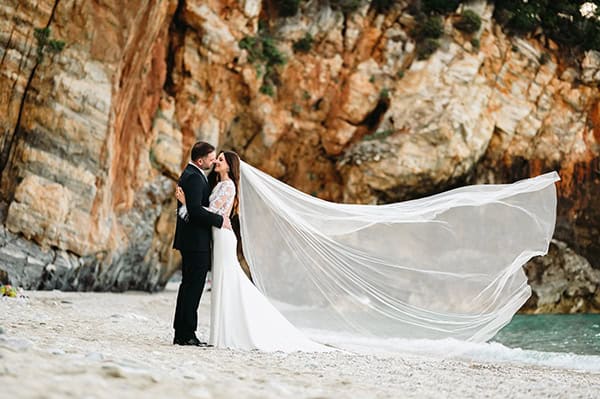 lovely-summer-wedding-larisa-pampas-grass-florals-mint-shades_05