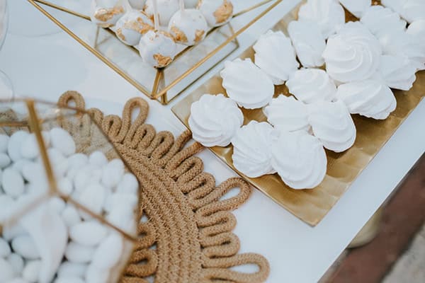 lovely-summer-wedding-thessaloniki-white-lisianthus-hydrangeas_05