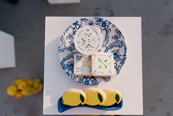 lovely-summer-wedding-thessaloniki-yellow-roses-chinoiserie-patterns_13x