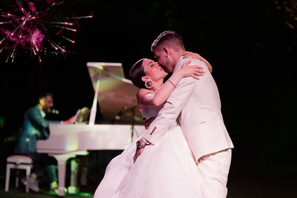 lovely-summer-wedding-thessaloniki-yellow-roses-chinoiserie-patterns_30