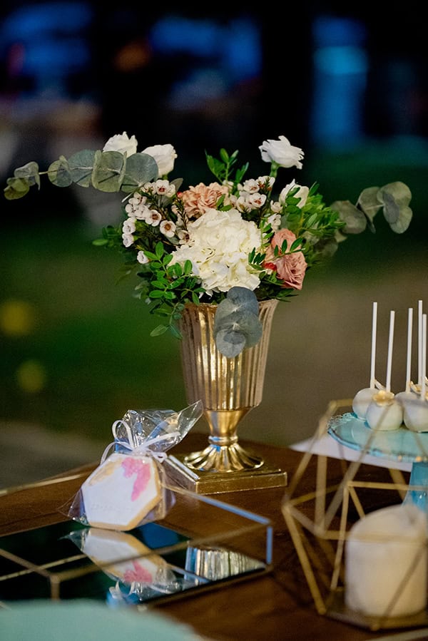 romantic-fall-wedding-roses-lycianthus_23