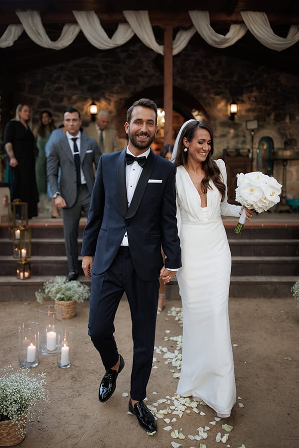 romantic-fall-wedding-thessaloniki-orchids-baby-breath_31