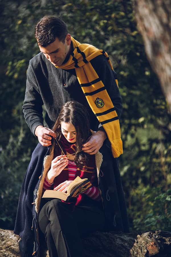 romantic-prewedding-shoot-athens-lovely-snapshots-nature-backdrop_08