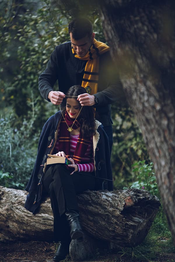 romantic-prewedding-shoot-athens-lovely-snapshots-nature-backdrop_10x