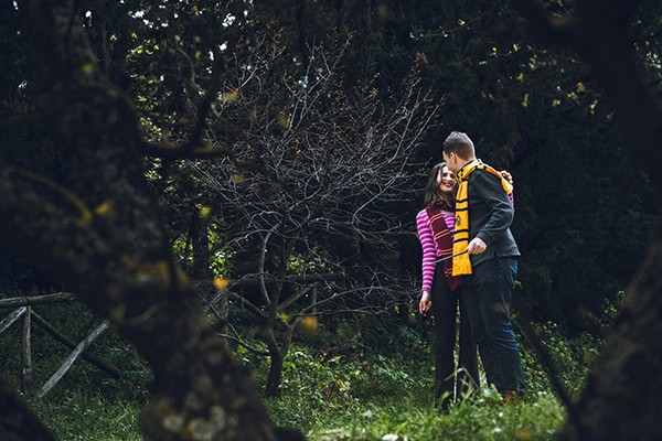 romantic-prewedding-shoot-athens-lovely-snapshots-nature-backdrop_13